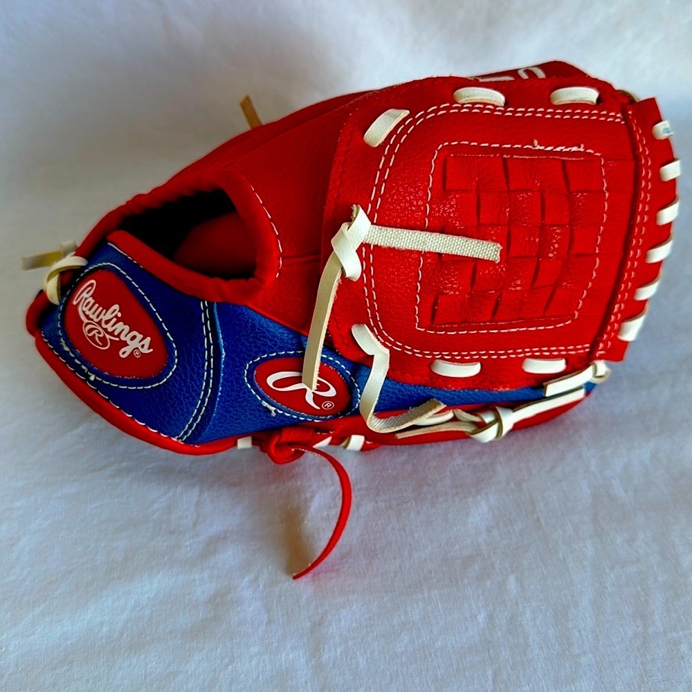 Rawlings PL91SR child’s red, white, and blue baseball glove